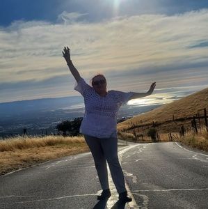 Meet your Posher, Alma